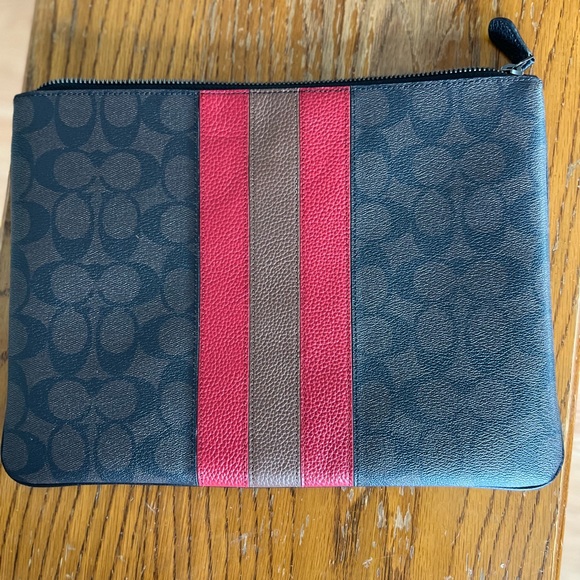 Coach Pouch 30 - Picture 4 of 5
